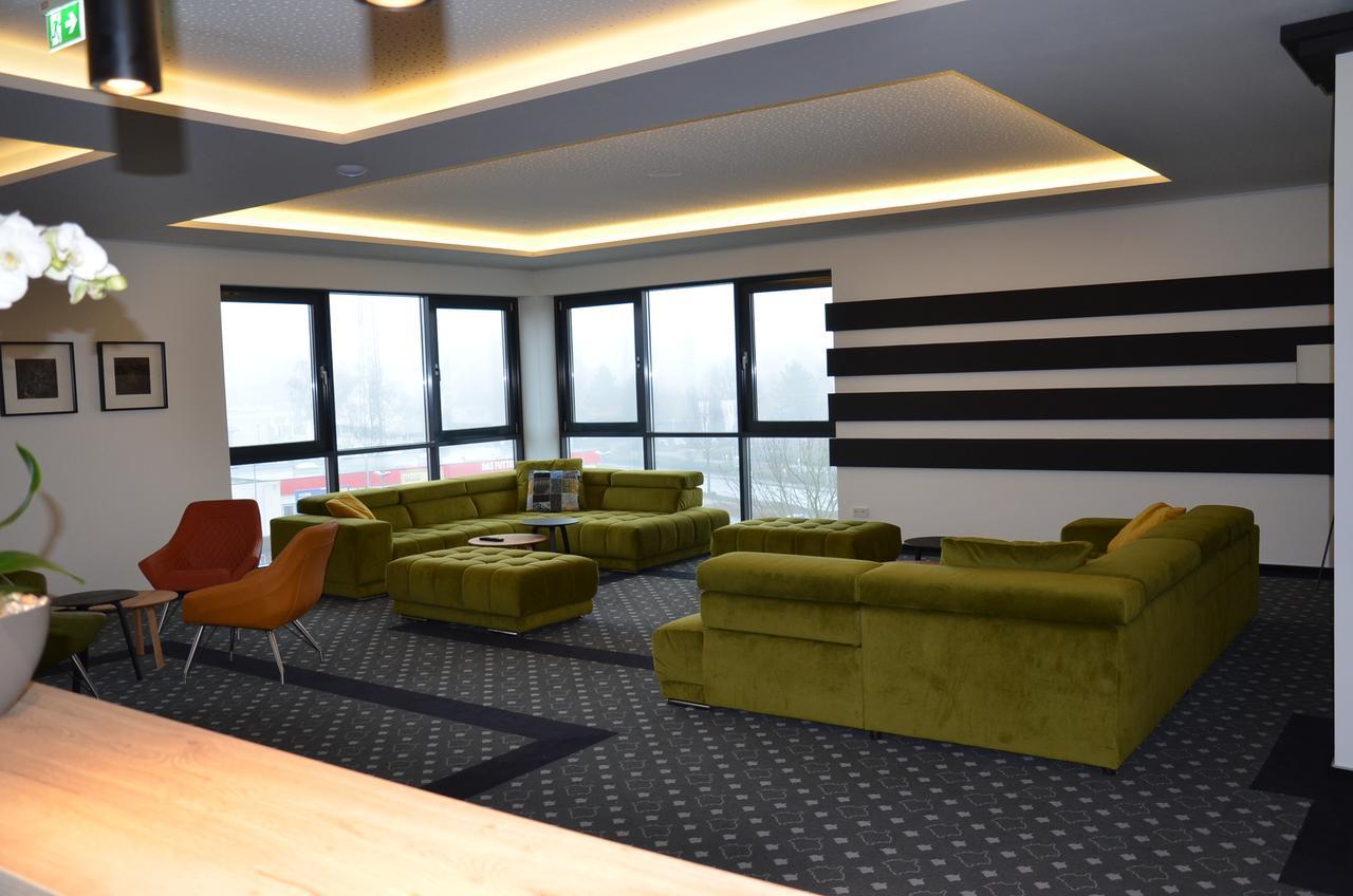 Sky Hotel Клопенбург Екстериор снимка