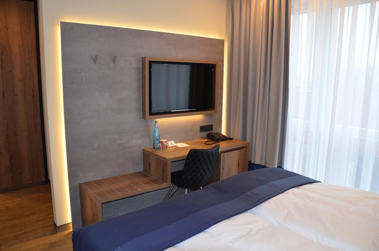 Sky Hotel Клопенбург Екстериор снимка