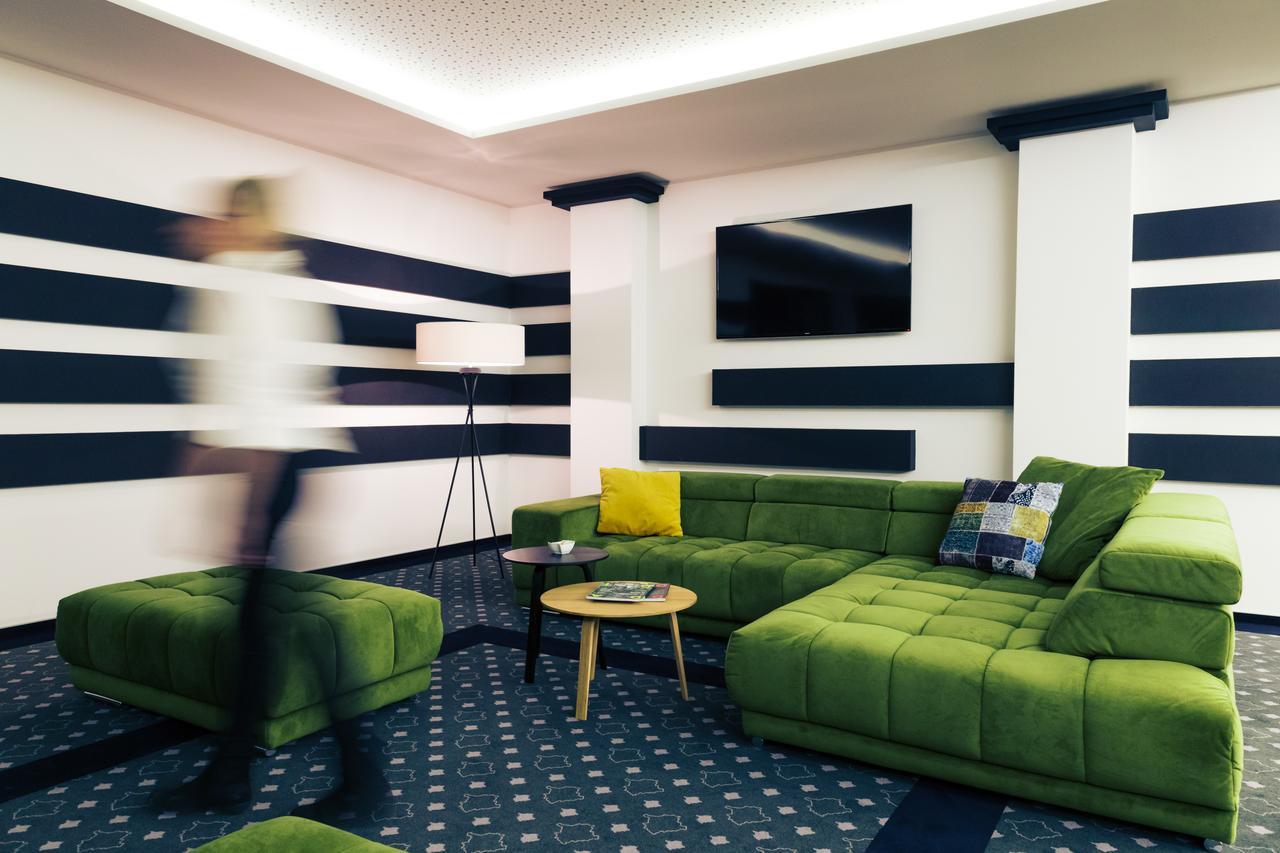 Sky Hotel Клопенбург Екстериор снимка
